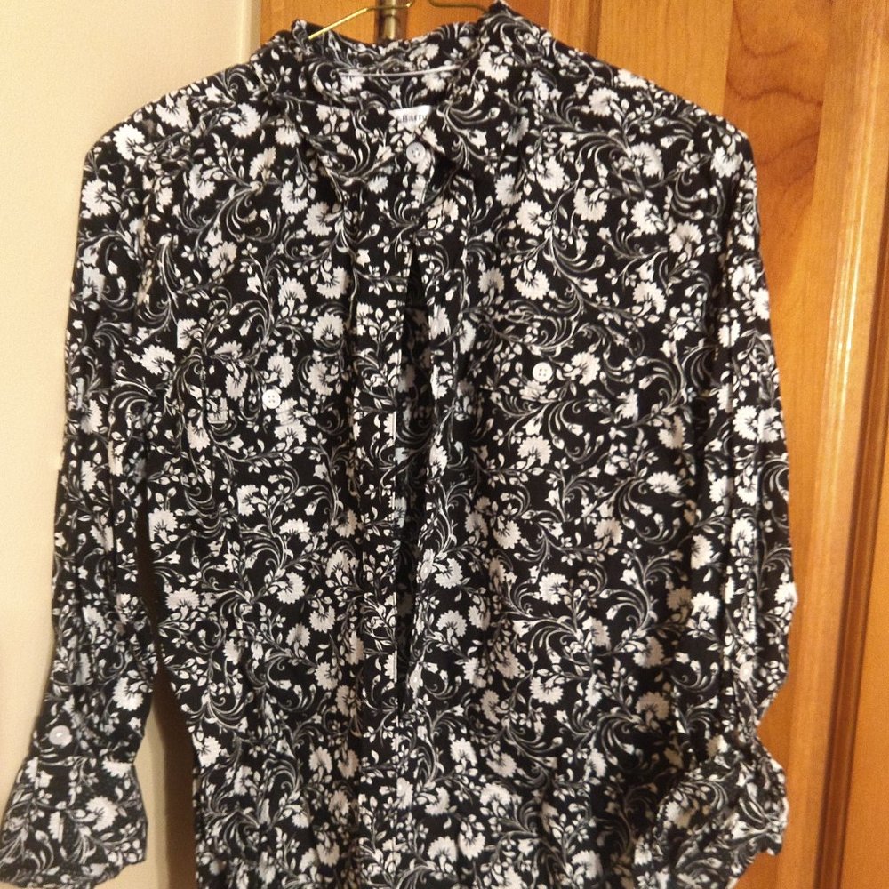 Black button down shirt size S